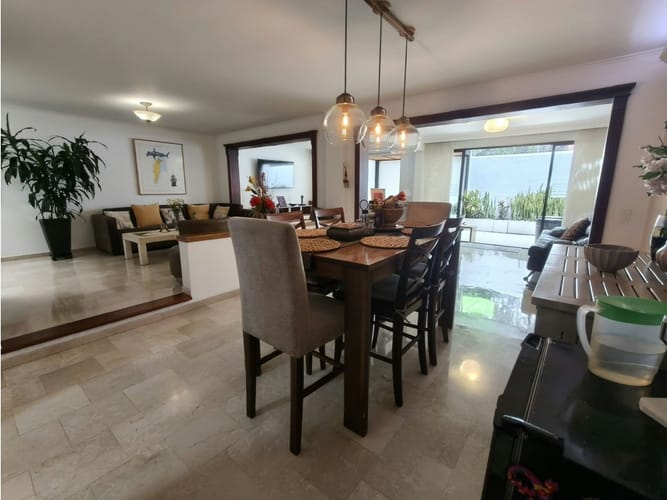 Casa de 4 alcobas en venta en Altos Del Poblado, Medellín, 266 m² · foto 2 de 24