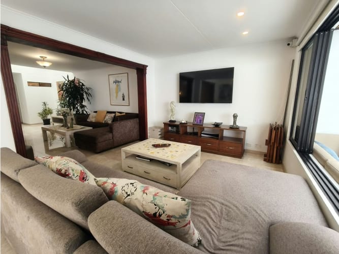Casa de 4 alcobas en venta en Altos Del Poblado, Medellín, 266 m² · foto 3 de 24
