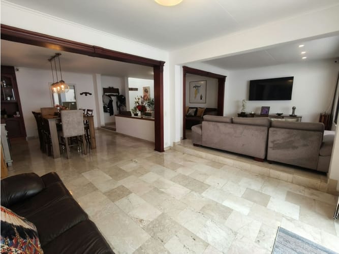 Casa de 4 alcobas en venta en Altos Del Poblado, Medellín, 266 m² · foto 9 de 24