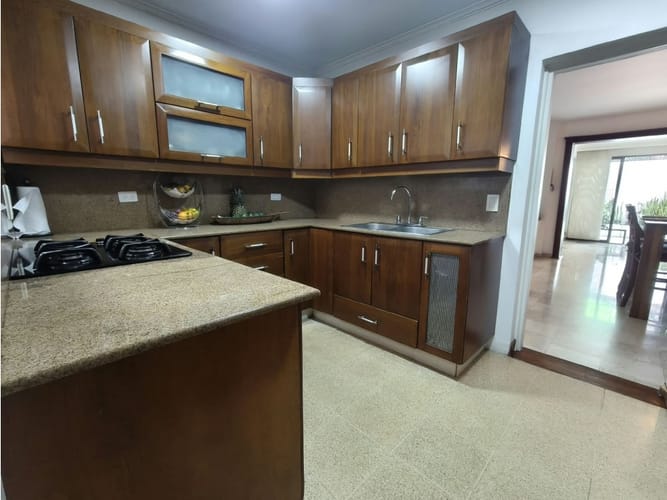 Casa de 4 alcobas en venta en Altos Del Poblado, Medellín, 266 m² · foto 11 de 24