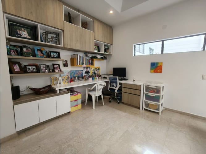 Casa de 4 alcobas en venta en Altos Del Poblado, Medellín, 266 m² · foto 13 de 24