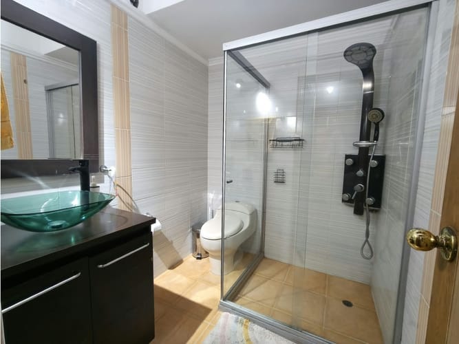 Casa de 4 alcobas en venta en Altos Del Poblado, Medellín, 266 m² · foto 17 de 24