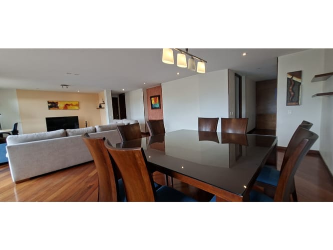 Apartamento en arriendo en Country Club, Bogotá · foto 2 de 24