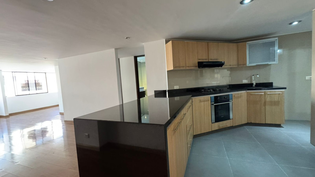 Apartamento en venta en Santa Barbara, Bogotá · foto 5 de 18