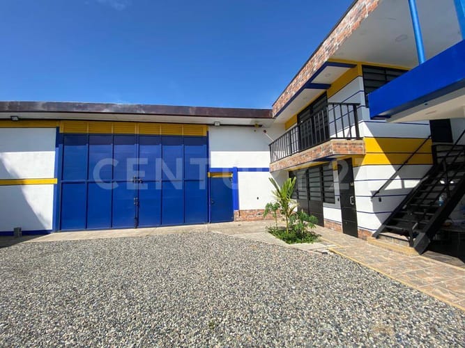 Bodega en arriendo en Vanguardia, Villavicencio, 1200 m² · foto 2 de 12