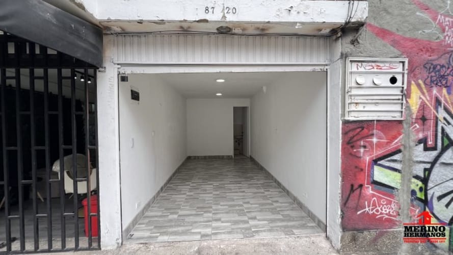 Local en arriendo en Santa Lucia, Medellín, 16 m² · foto 2 de 14