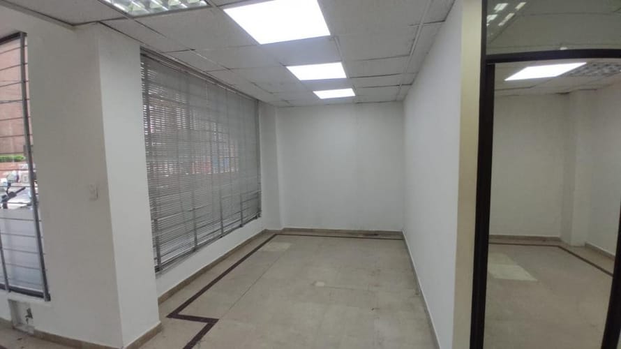 Local en venta en Versalles, Cali, 600 m² · foto 2 de 24