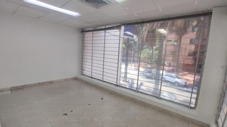 Local en venta en Versalles, Cali, 600 m² · foto 17 de 24
