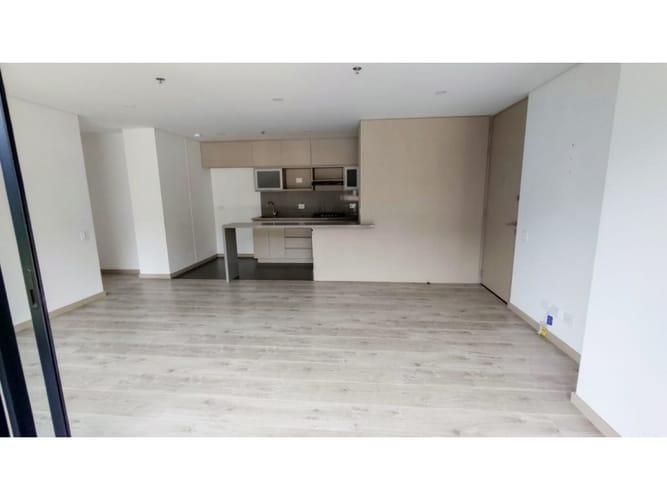 Apartamento de 2 alcobas en arriendo en Vía Las Palmas, Medellín, 78 m² · foto 4 de 24