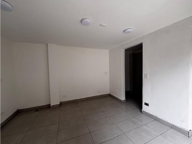 Local en arriendo en Monteazul, Sabaneta, 27 m² · foto 2 de 5