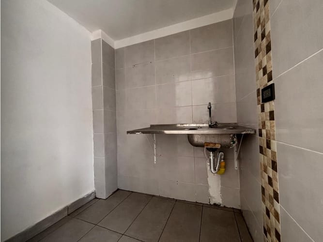 Local en arriendo en Monteazul, Sabaneta, 27 m² · foto 3 de 5