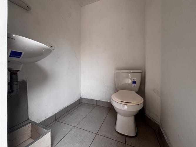 Local en arriendo en Monteazul, Sabaneta, 27 m² · foto 5 de 5