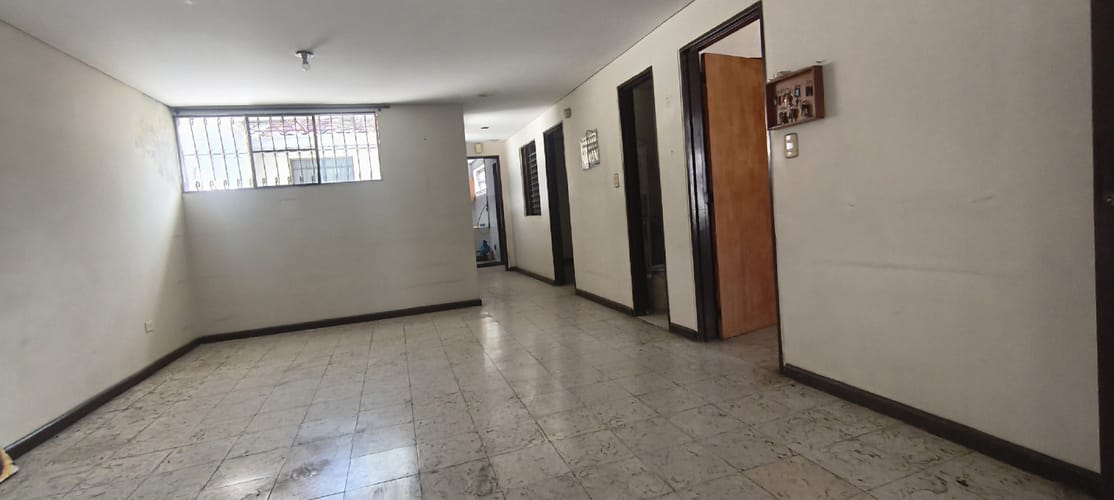 Casa de 6 alcobas en venta en San Fernando Viejo, Cali, 300 m² · foto 2 de 15