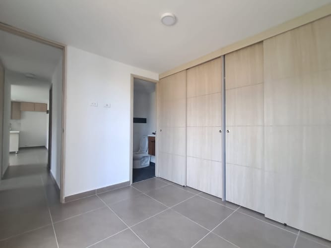 Apartamento de 3 alcobas en venta en Fontibon, Rionegro, 56 m² · foto 2 de 24