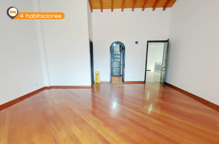 Casa de 5 alcobas en venta en La Calera, Medellín, 400 m² · foto 6 de 17