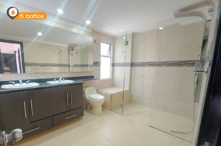 Casa de 5 alcobas en venta en La Calera, Medellín, 400 m² · foto 12 de 17