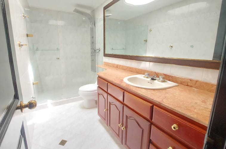 Casa de 5 alcobas en venta en La Calera, Medellín, 400 m² · foto 13 de 17