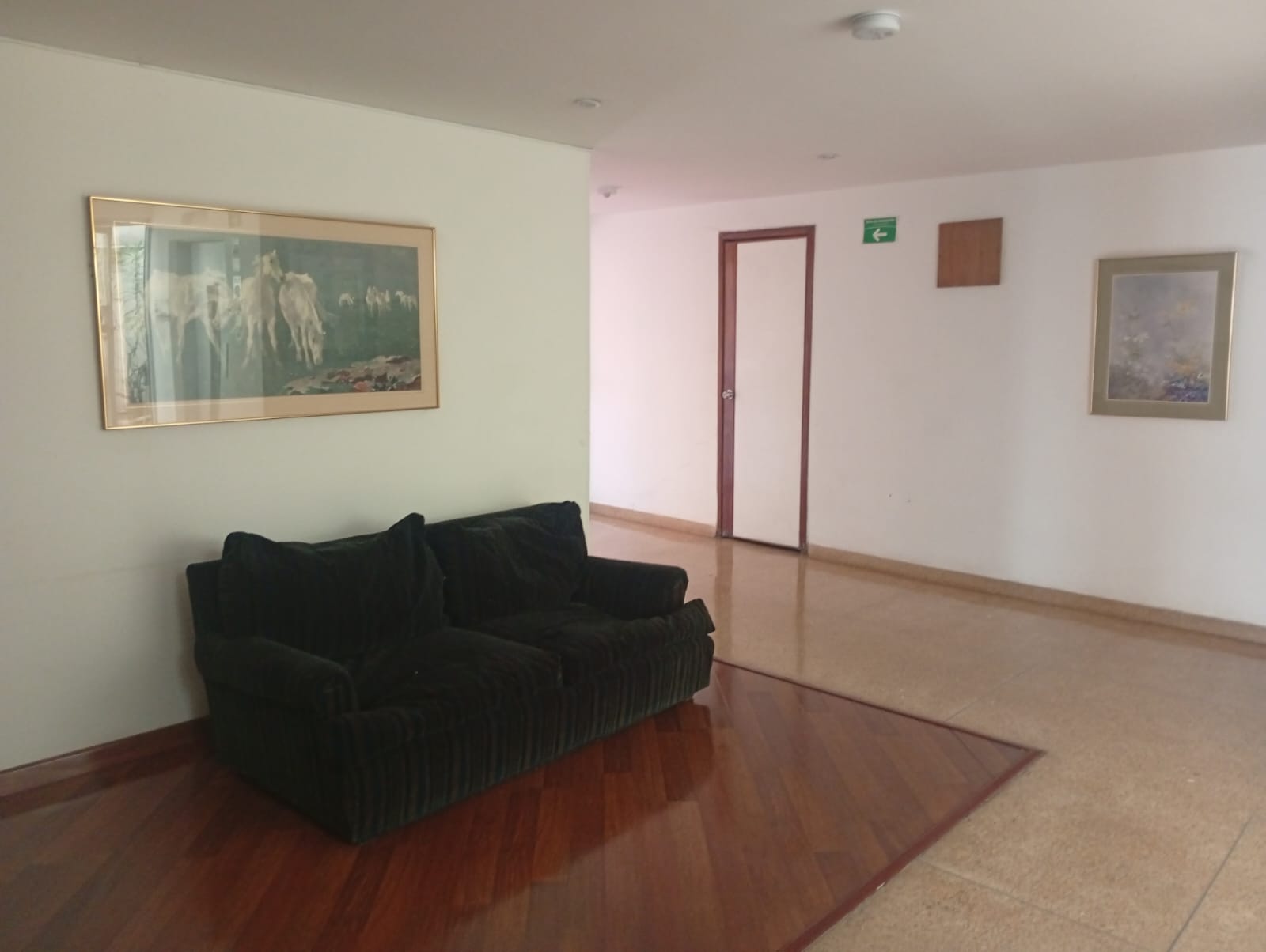 Apartamento en venta en Santa Barbara, Bogotá · foto 3 de 24