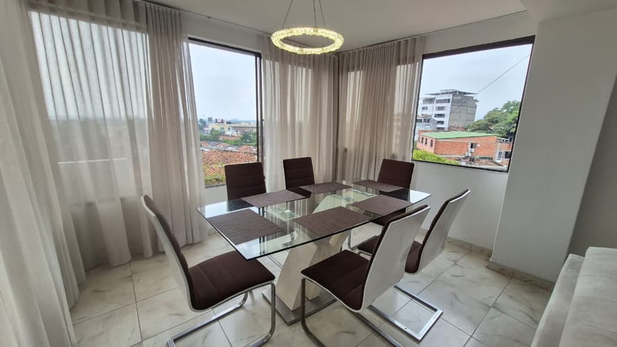 Apartamento de 4 alcobas en venta en Cristales, Cali, 192 m² · foto 2 de 24