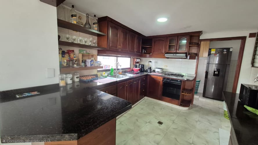Apartamento de 4 alcobas en venta en Cristales, Cali, 192 m² · foto 19 de 24
