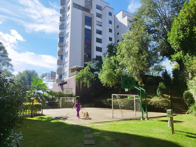 Apartamento de 3 alcobas en venta en El Poblado, Medellín, 202 m² · foto 18 de 18