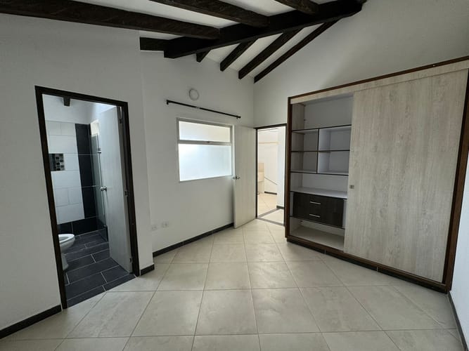 Apartamento de 3 alcobas en venta en El Carmen De Viboral, El Carmen de Viboral, 90 m² · foto 2 de 11