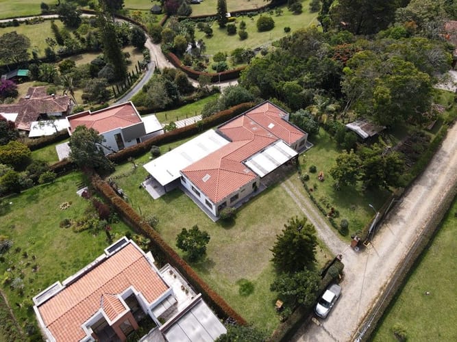 Casa de 4 alcobas en venta en El Faro, Rionegro, 410 m² · foto 3 de 24