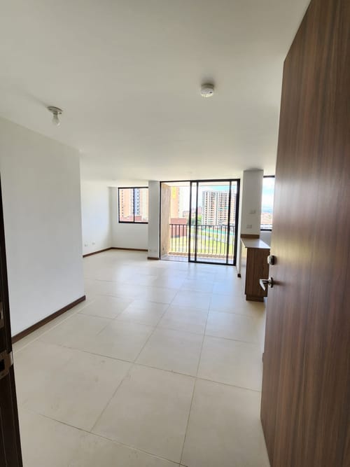 Apartamento de 2 alcobas en venta en La Macarena, Rionegro, 60 m² · foto 2 de 19