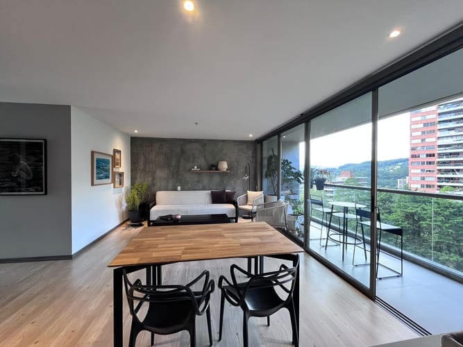 Apartamento de 2 alcobas en arriendo en El Poblado, Medellín, 95 m² · foto 3 de 6