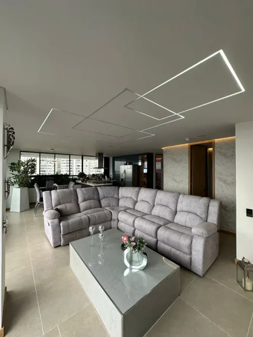 Apartamento de 3 alcobas en venta en Laureles, Medellín, 135 m² · foto 3 de 18