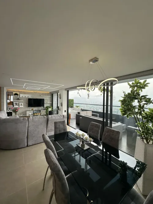 Apartamento de 3 alcobas en venta en Laureles, Medellín, 135 m² · foto 5 de 18