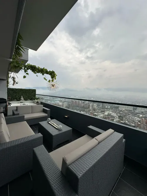 Apartamento de 3 alcobas en venta en Laureles, Medellín, 135 m² · foto 17 de 18