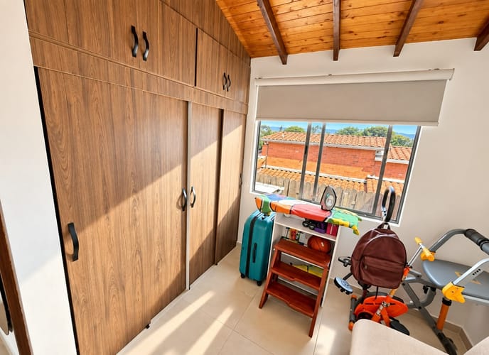 Casa de 3 alcobas en venta en Las Antillas, Envigado, 140 m² · foto 5 de 11