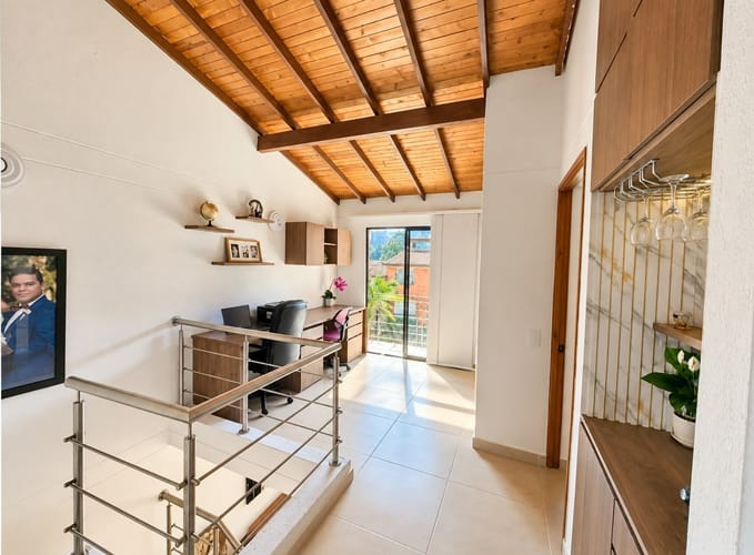 Casa de 3 alcobas en venta en Las Antillas, Envigado, 140 m² · foto 6 de 11