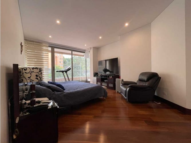 Apartamento de 4 alcobas en venta en Cerros De Suba, Bogotá, 280 m² · foto 10 de 14