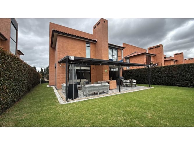 Casa de 4 alcobas en venta en Cr La Luna, Chía, 330 m² · foto 12 de 24