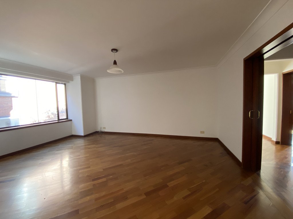 Apartamento en venta en Los Rosales, Bogotá · foto 8 de 22