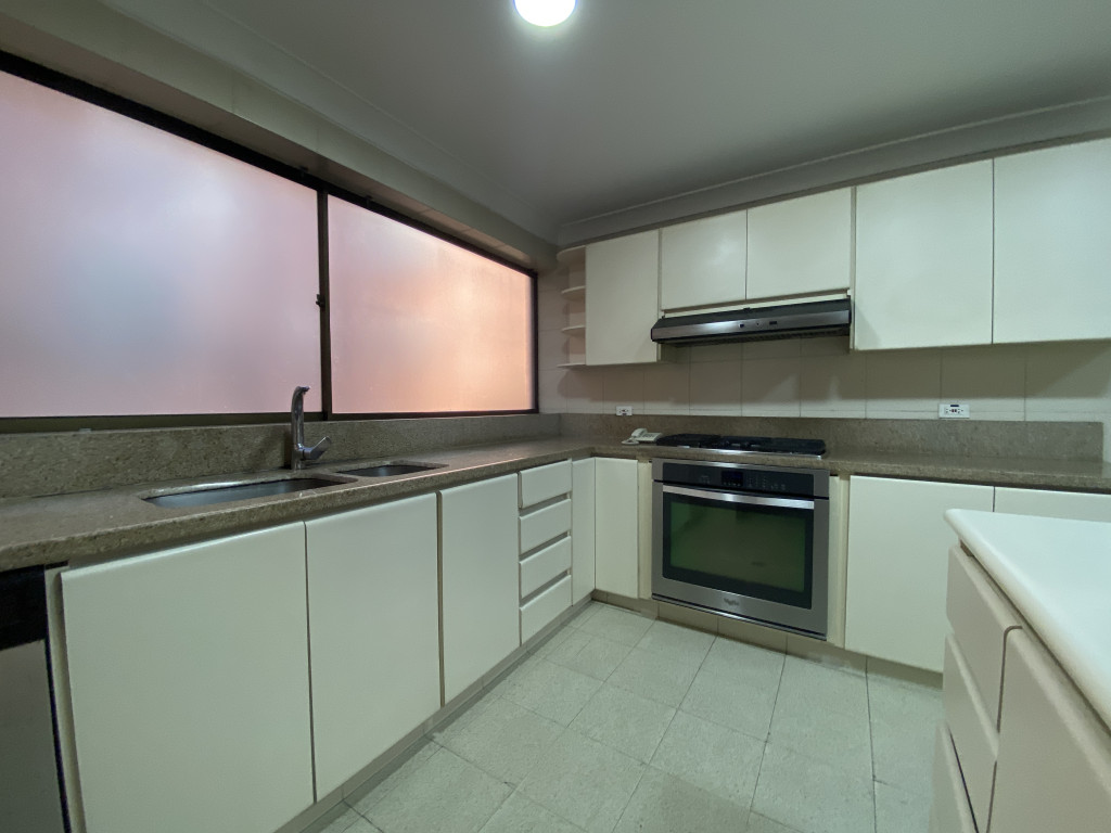 Apartamento en venta en Los Rosales, Bogotá · foto 10 de 22