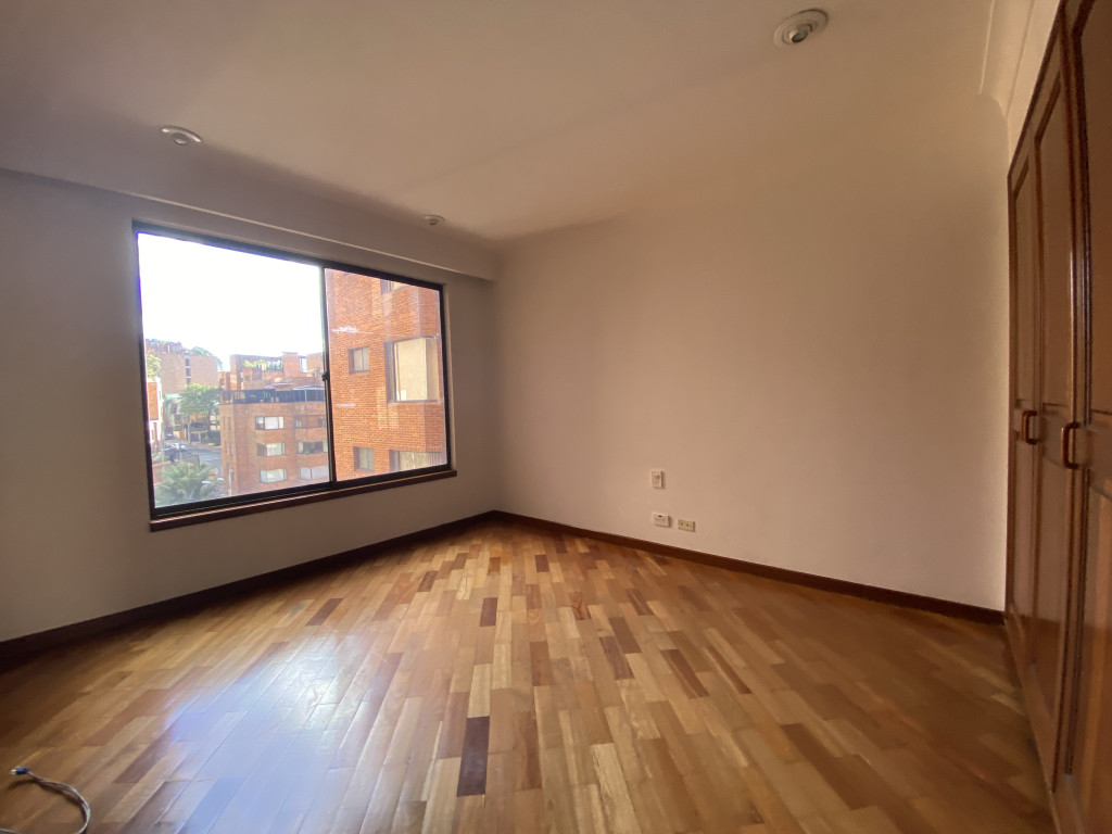Apartamento en venta en Los Rosales, Bogotá · foto 13 de 22