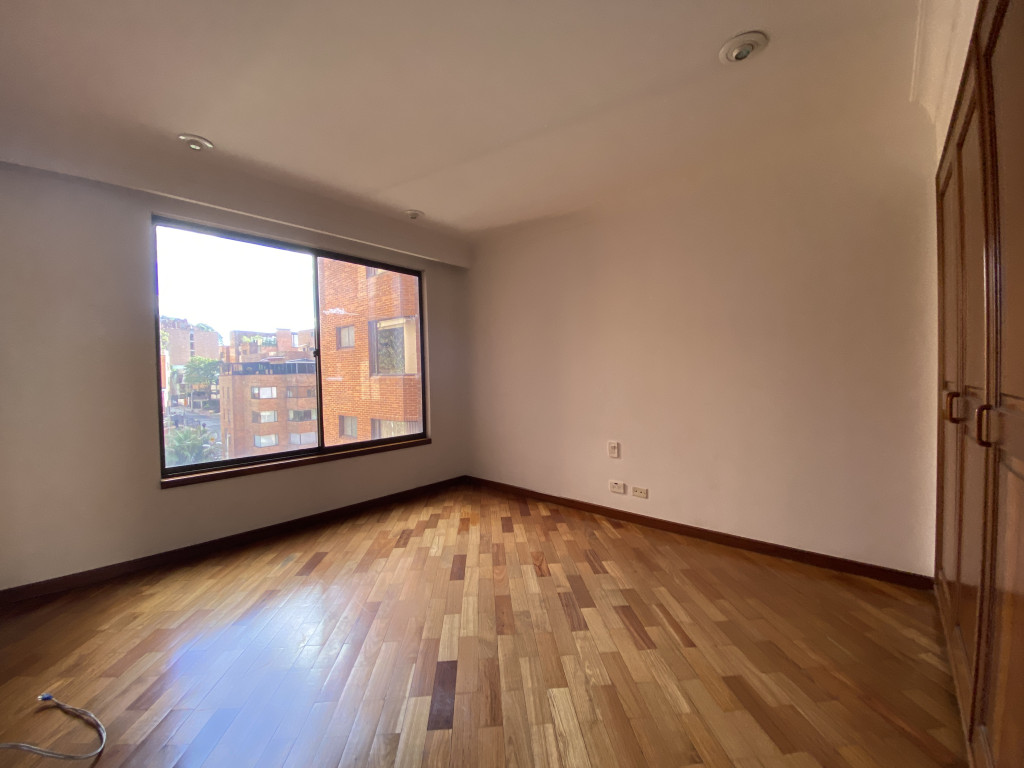 Apartamento en venta en Los Rosales, Bogotá · foto 14 de 22