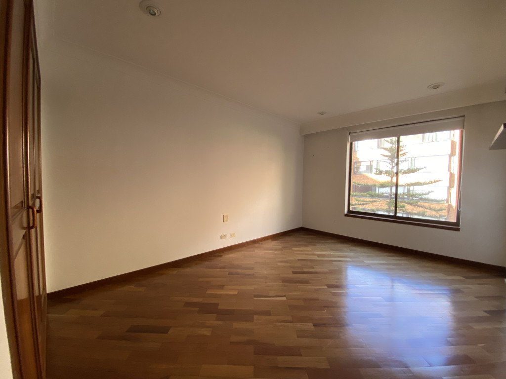Apartamento en venta en Los Rosales, Bogotá · foto 15 de 22
