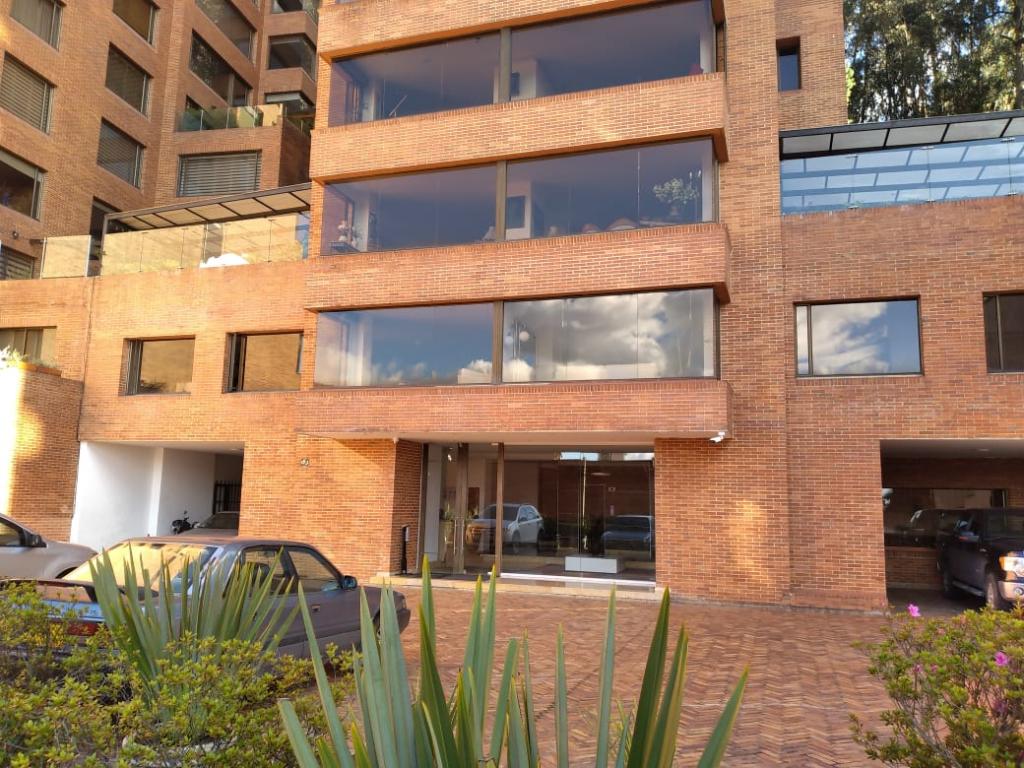 Apartamento en venta en Chicó Alto, Bogotá · foto 2 de 15