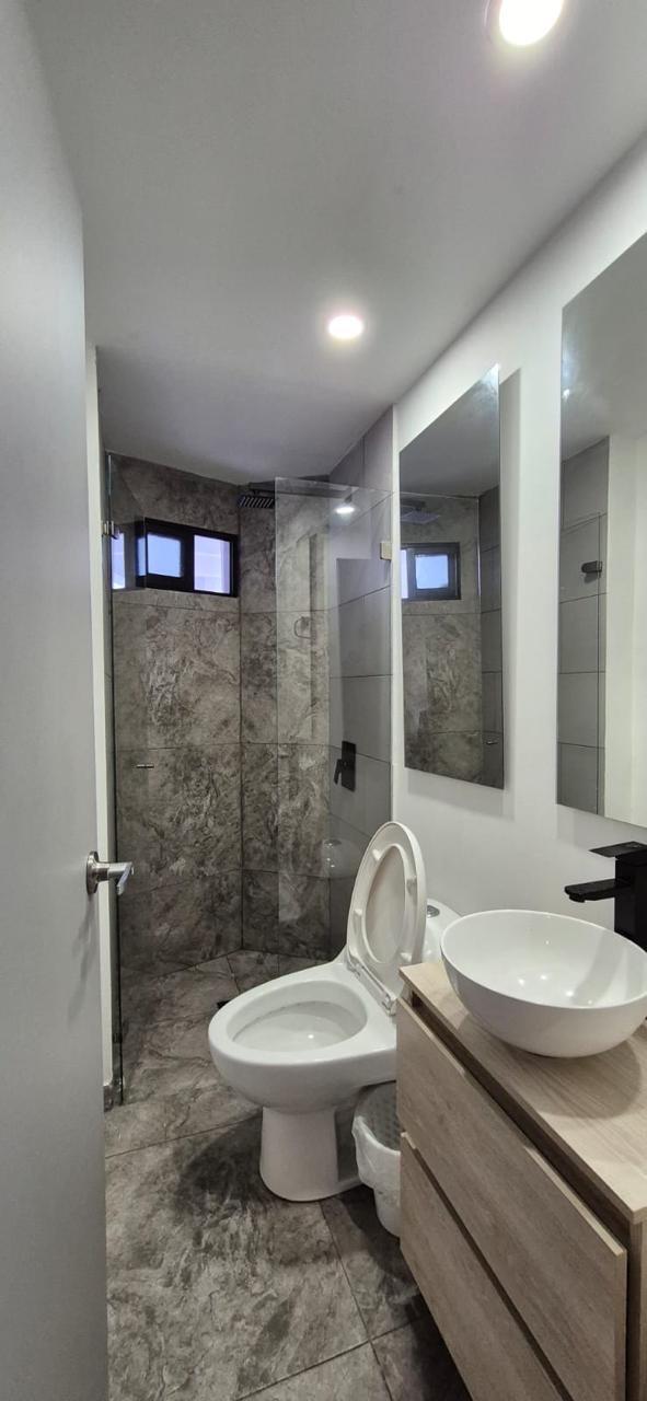 Casa en venta en Cedritos, Bogotá · foto 7 de 24