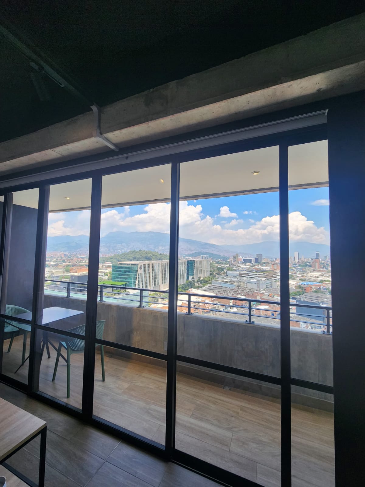 Apartaestudio en arriendo en El Poblado, Medellín · foto 3 de 13