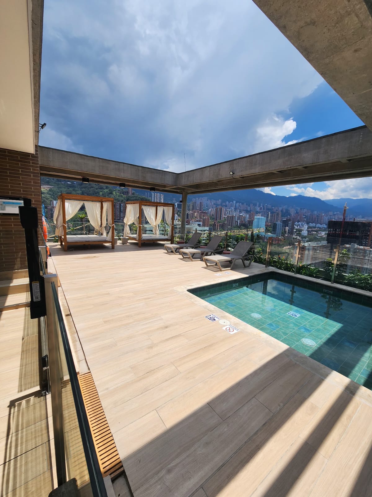 Apartaestudio en arriendo en El Poblado, Medellín · foto 11 de 13