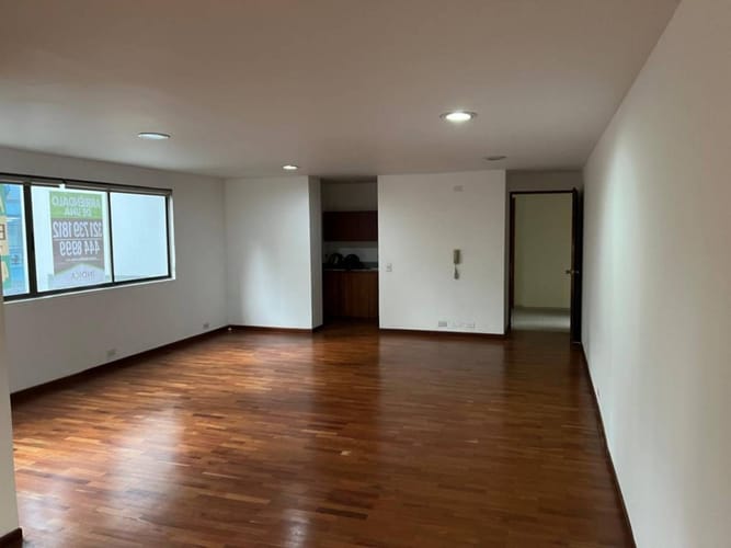Oficina en arriendo en El Poblado, Medellín, 52 m² · foto 2 de 9