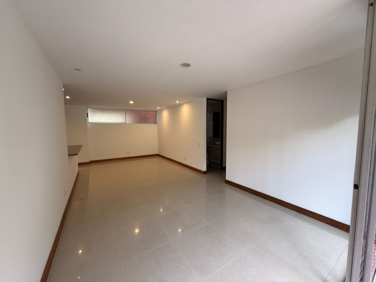Apartamento en arriendo en El Poblado, Medellín · foto 2 de 10