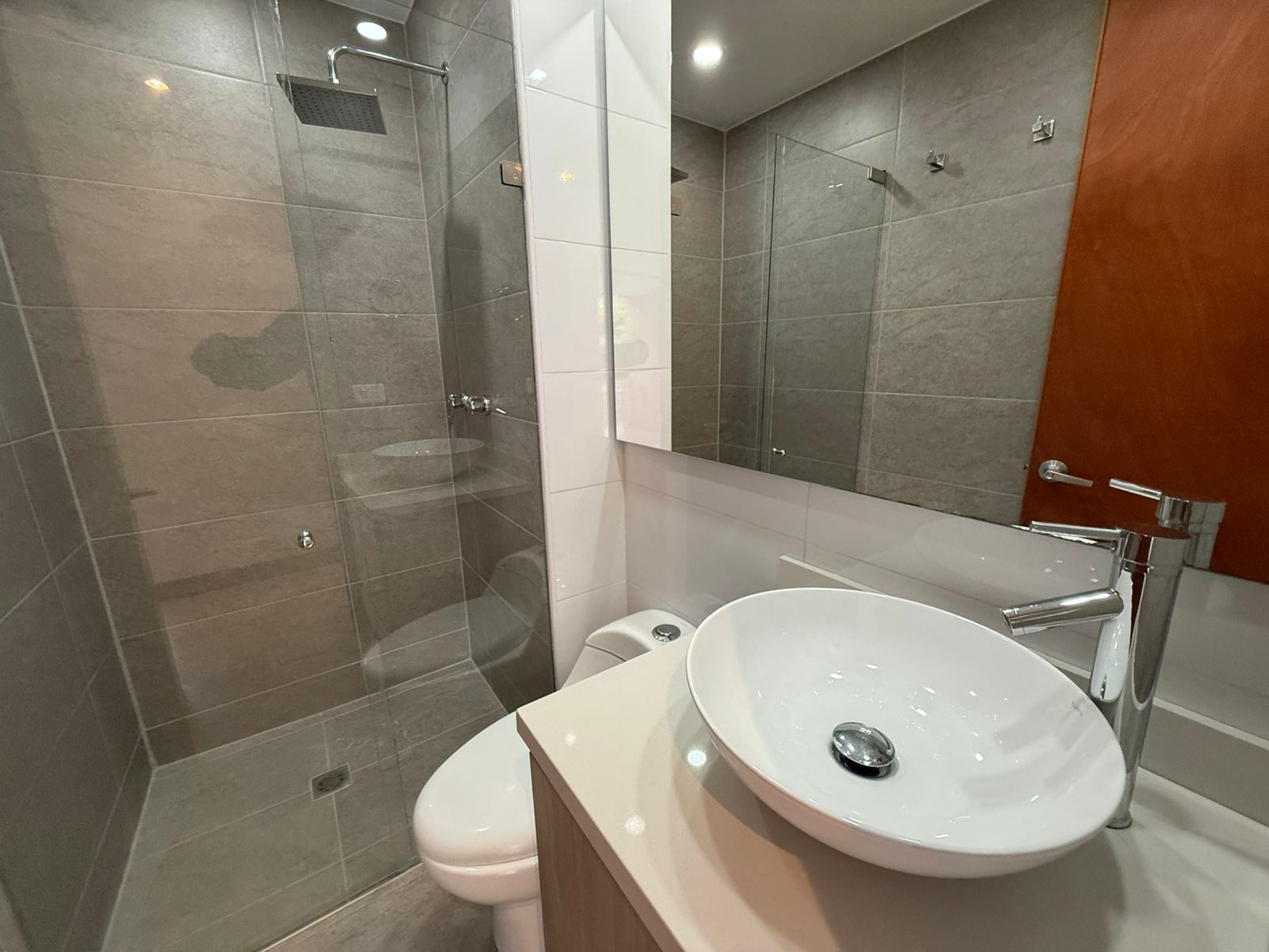 Apartamento en arriendo en El Poblado, Medellín · foto 4 de 10
