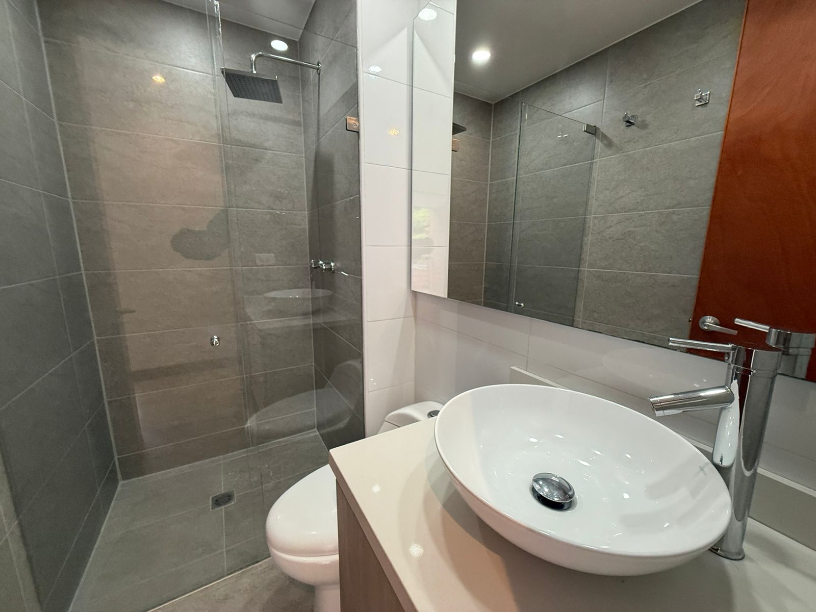 Apartamento en arriendo en El Poblado, Medellín · foto 8 de 10