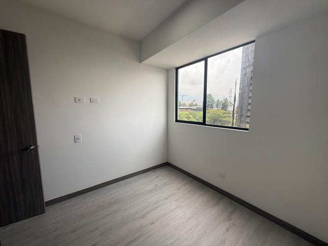 Apartamento de 2 alcobas en arriendo en Vía Las Palmas, Medellín, 65 m² · foto 2 de 14